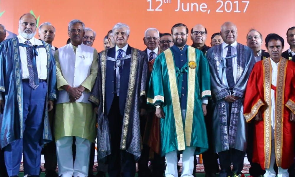 uttarakhand chief minister trivendra singh rawat did not wear gown