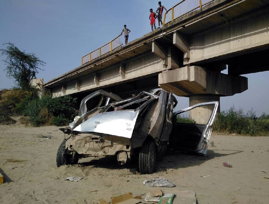  Film actor Naseeruddin Shah's brother dies in road accident