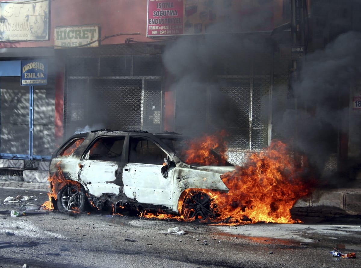 10 civilians killed in a bomb blast in Afghanistan by Taliban