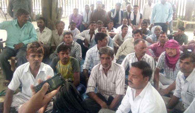 Power workers strike with apathy