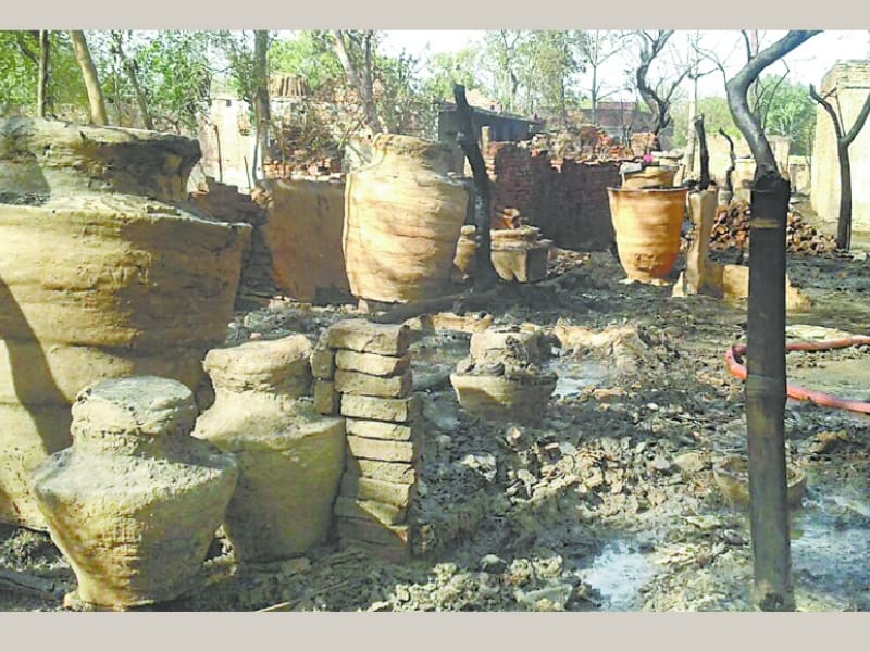 11 houses burned in fire in bahraich.