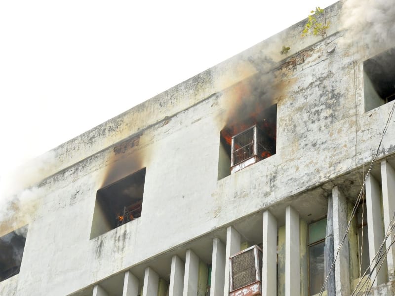 fire in income tax office fifth floor in Lucknow.