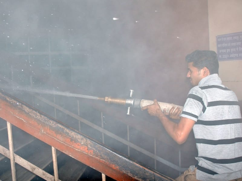 fire in income tax office fifth floor in Lucknow.