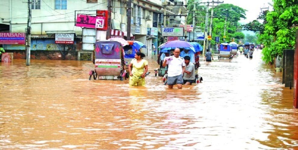 rainfall in guwahati, 10 were dead and nh 54 blocked in landslide