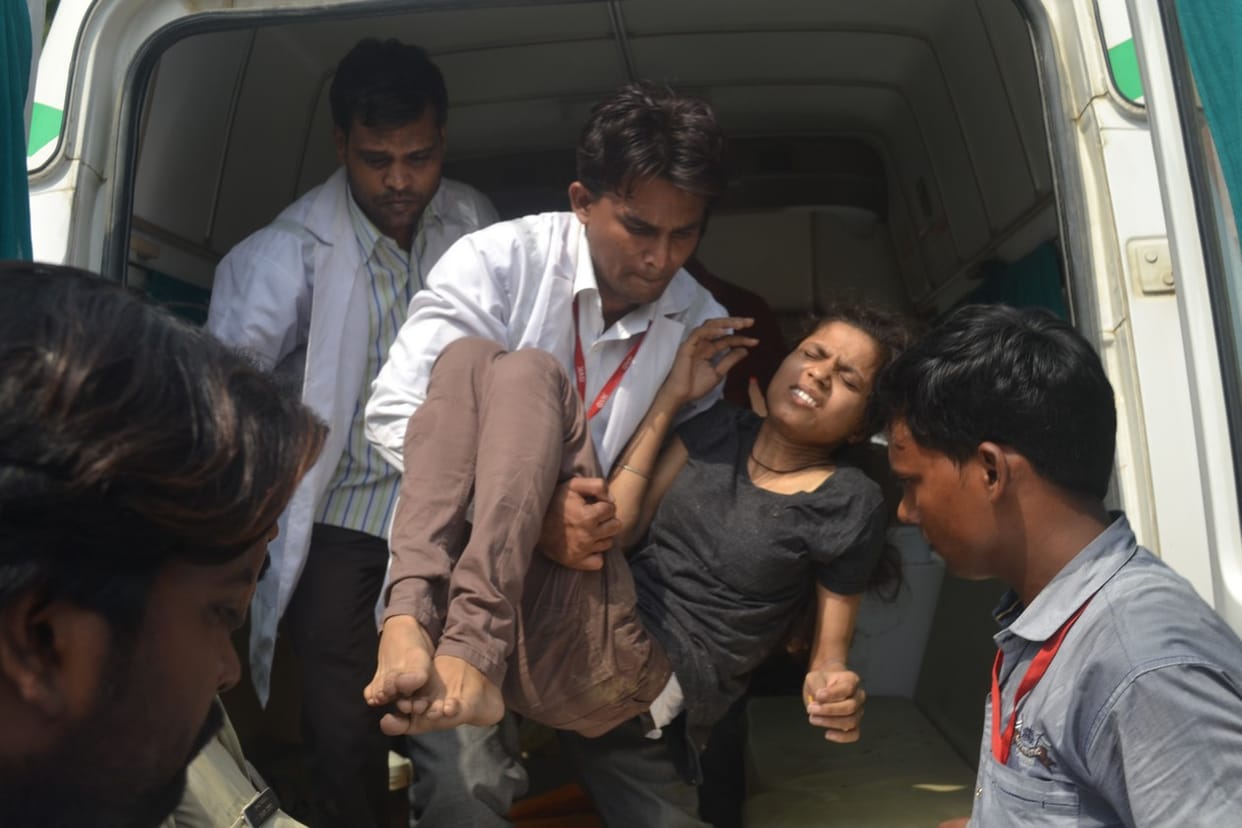 Jaunpur Bus accident villagers become angel help injured 