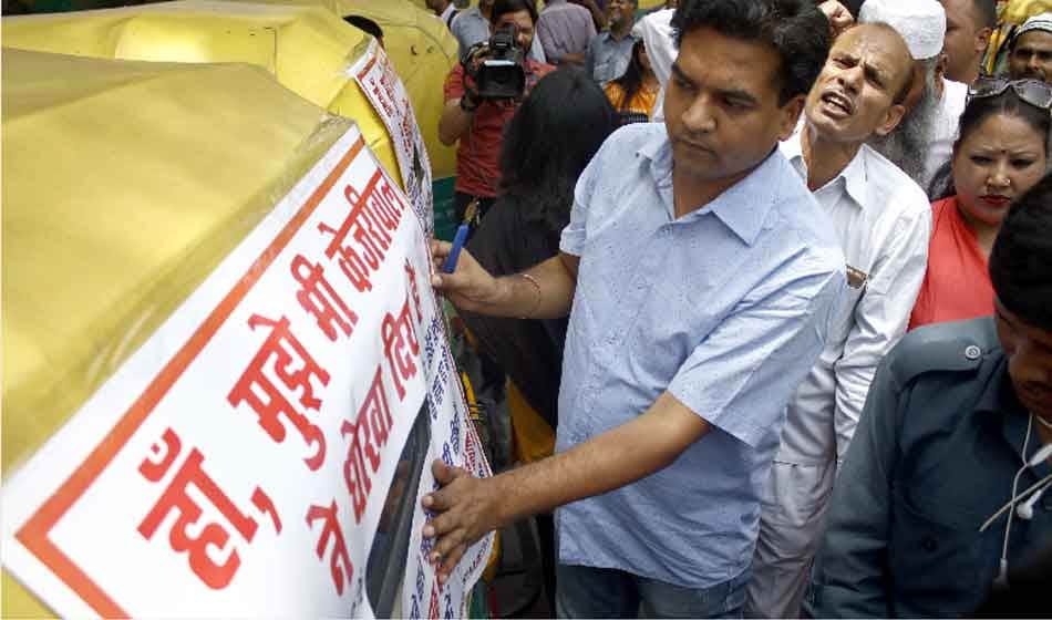7 leaders left kejriwal and aam aadmi party due to internal dispute