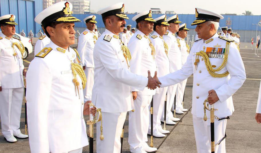 vacancies for 10th passed in indian navy salary 43000