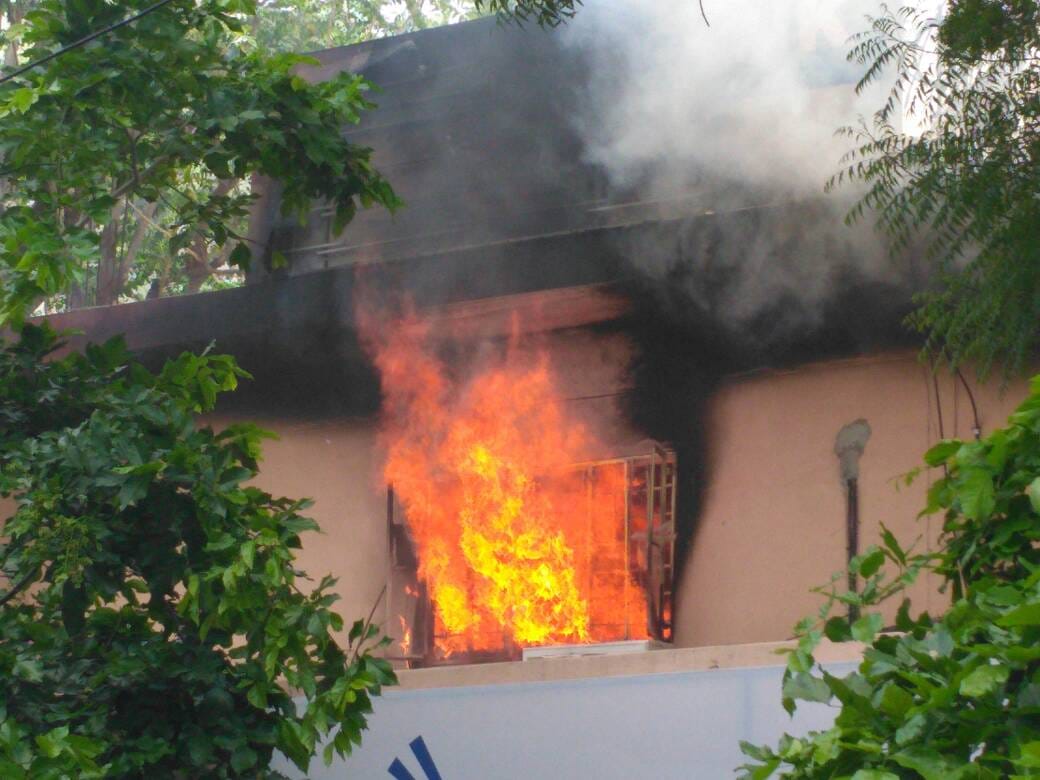 Fire broke out in HDFC Bank vaishali nagar jaipur, stirred employees