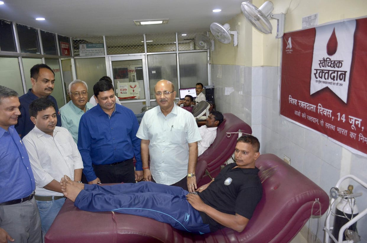 Varanasi Mahadani arrived to donate blood with passion and zeal