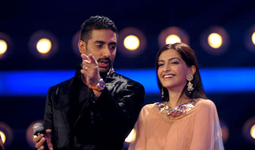 india-vs-bangladesh-abhishek-bachchan-sonam-kapoor-wishes luck to indian team