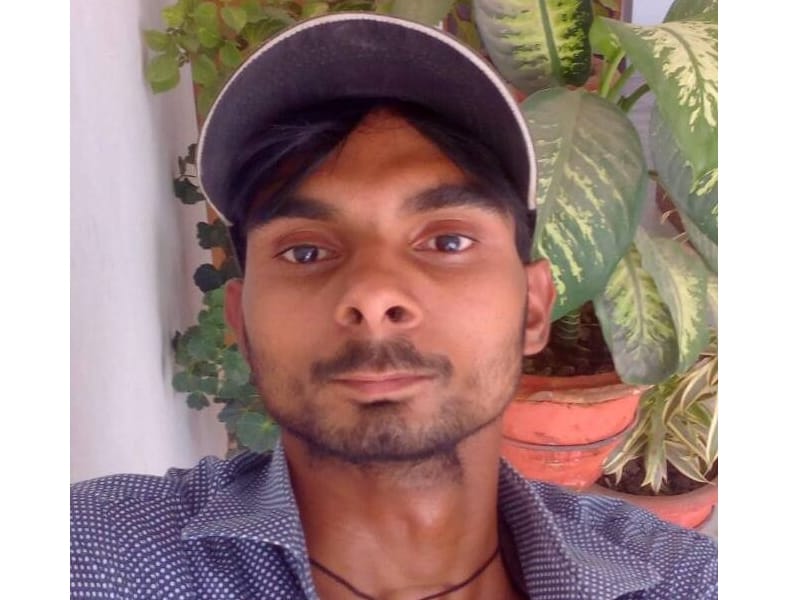  A man died in charbagh railway station while taking selfie on a train.