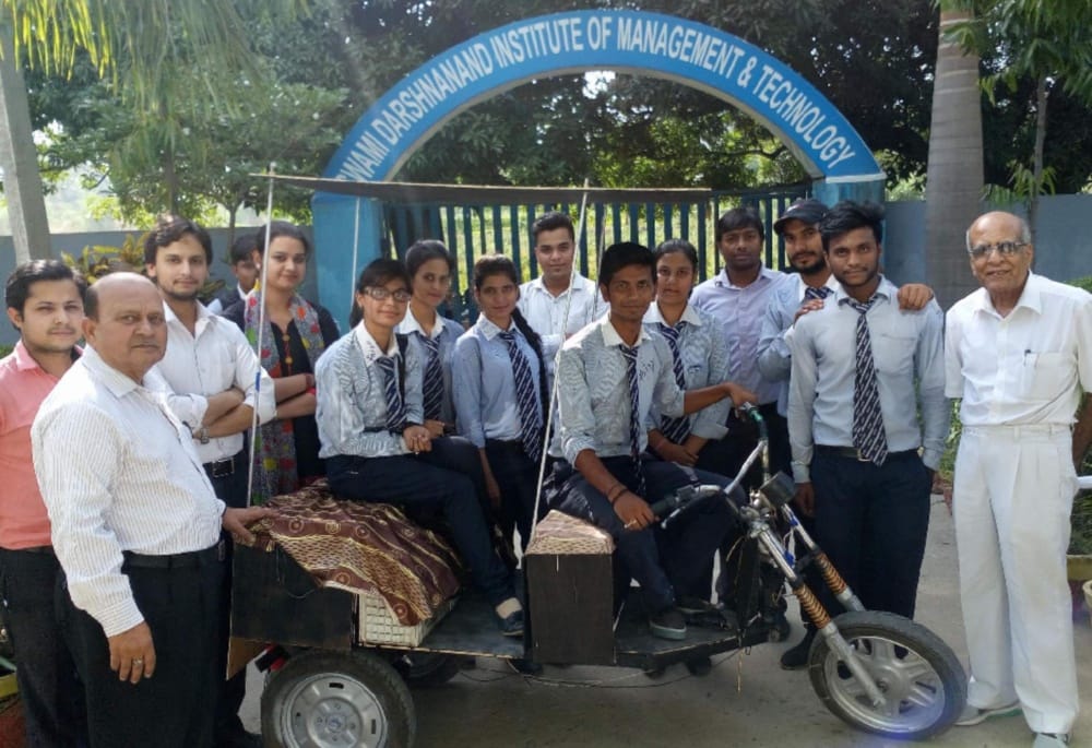 students made a e rickshaw