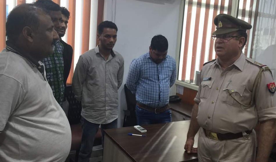 fake call center busted out in noida, five directors arrested 