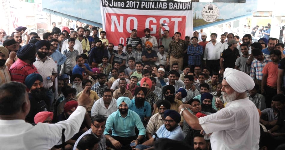 Oppose of GST in Ludhiana, Traders protest
