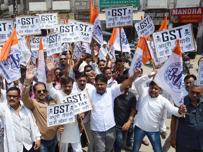 businessmen protest GST in Lucknow.