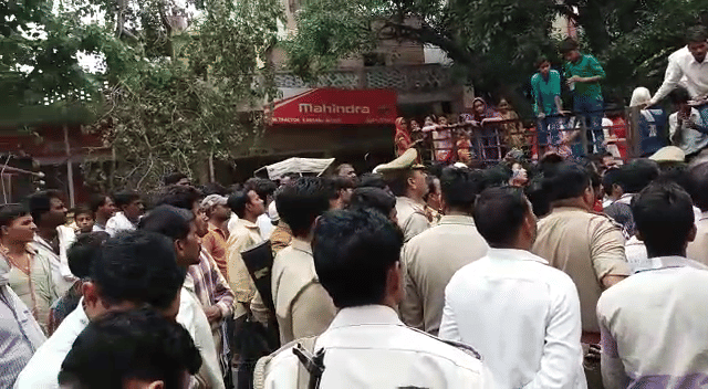 in kasganj eve teasers take on hundreds of pilgrims after local support 