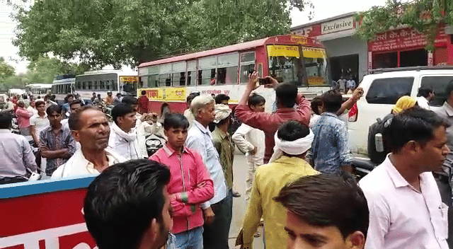 in kasganj eve teasers take on hundreds of pilgrims after local support 