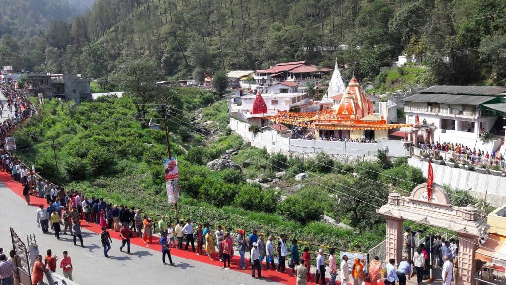 huge rush in kainchi dham mela