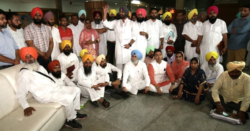 Punjab assembly session, Bains suspended for entire session