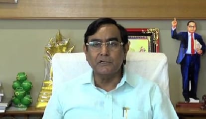 Guard fire his job due to saying 'Kaka' to assembly speaker