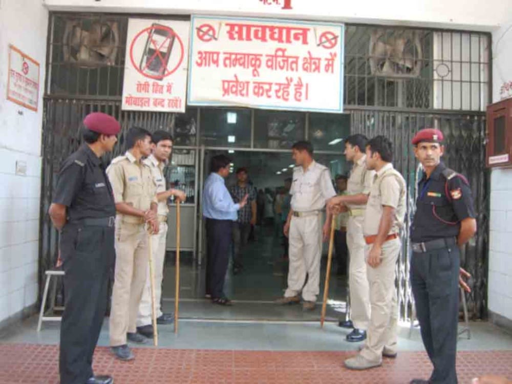 Unnao Rape Case News: victim and lawyer's condition critical, cbi takes family people statement