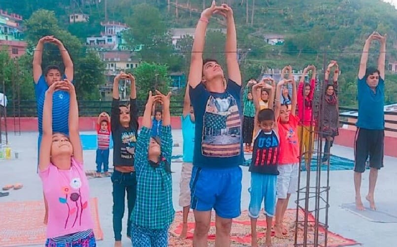  Yoga will make ten thousand people together at 21