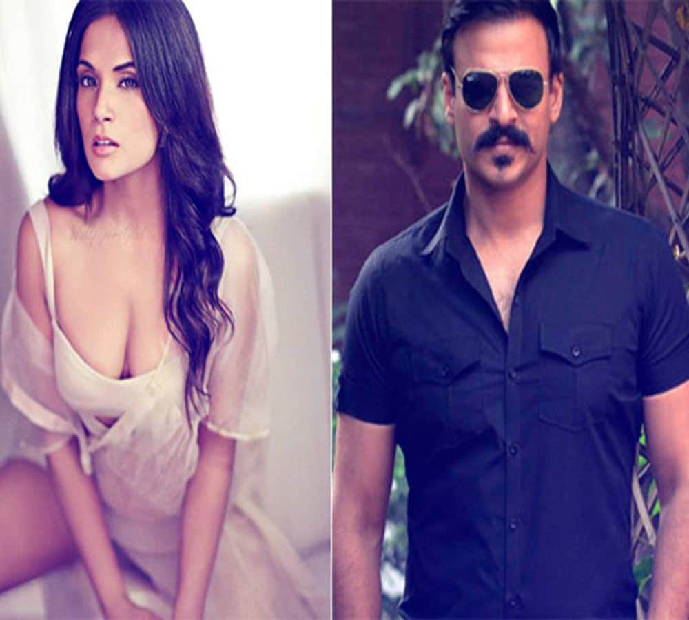 Preity Zinta has fear to intimate scene in a farhan akhtar web series which based on ipl