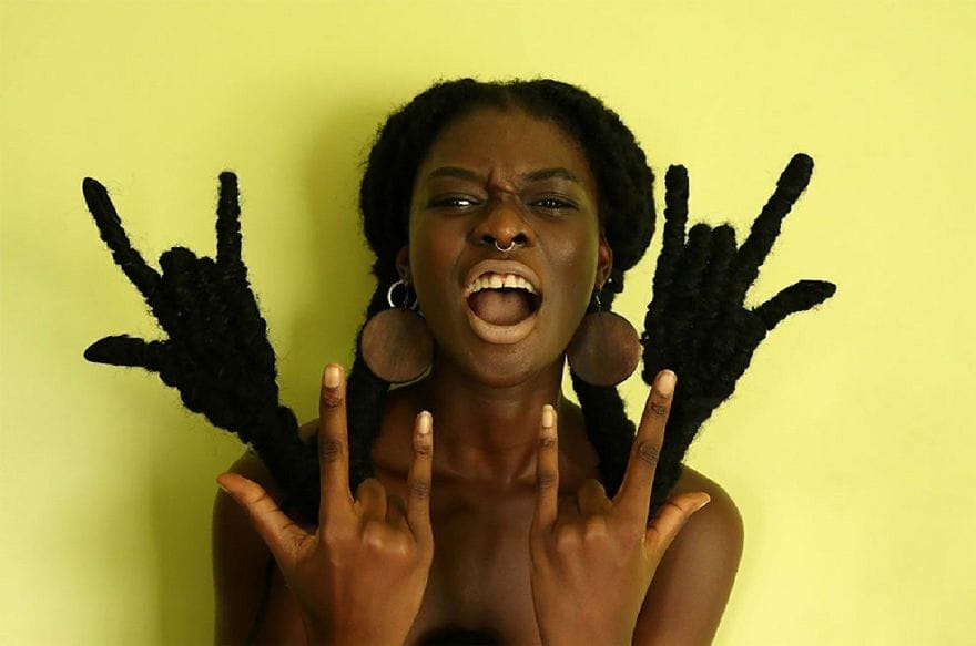  Ivorian Artist Can do anything by her hairs