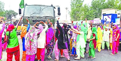 Saharanpur: For the release of 'Ravana', the tehsil was captured, shouting against the yogi