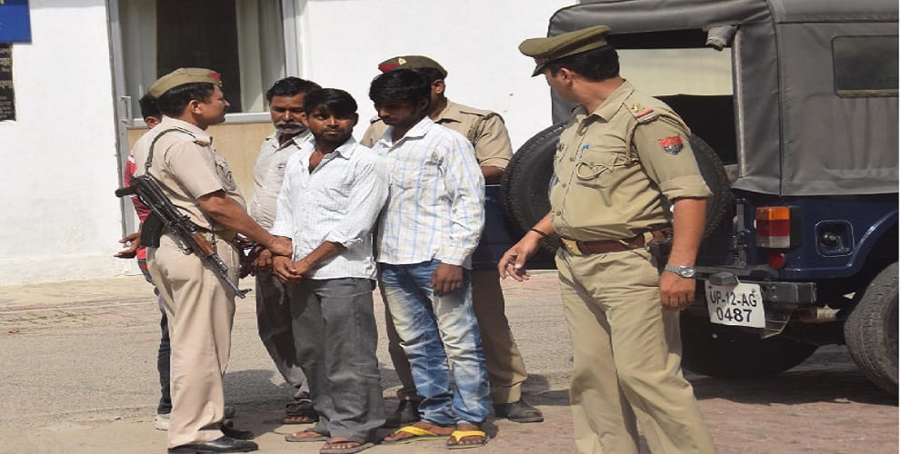 To earn money and name, robbers are sitting, read the full news in one click