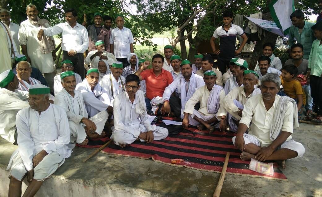 लेखपाल खफा हैं डीएम से , सजा पा रहे 5000 लोग