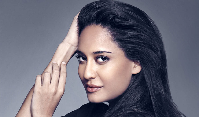 lisa haydon birthday special story varun dhawan was mad in her love