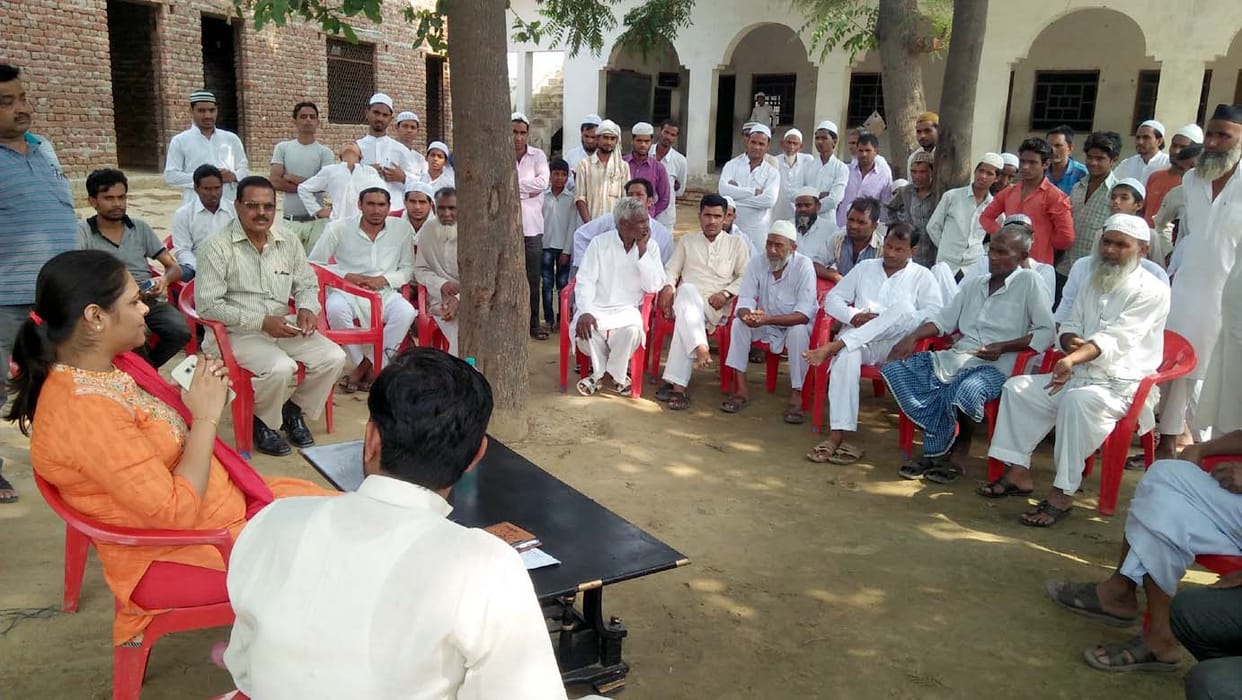 SDM arrived in village.