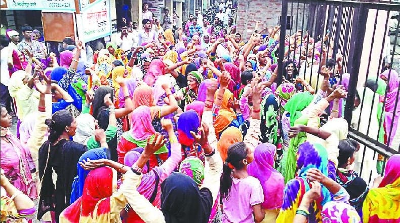 For the release of Ravana, seized tahsil, jam