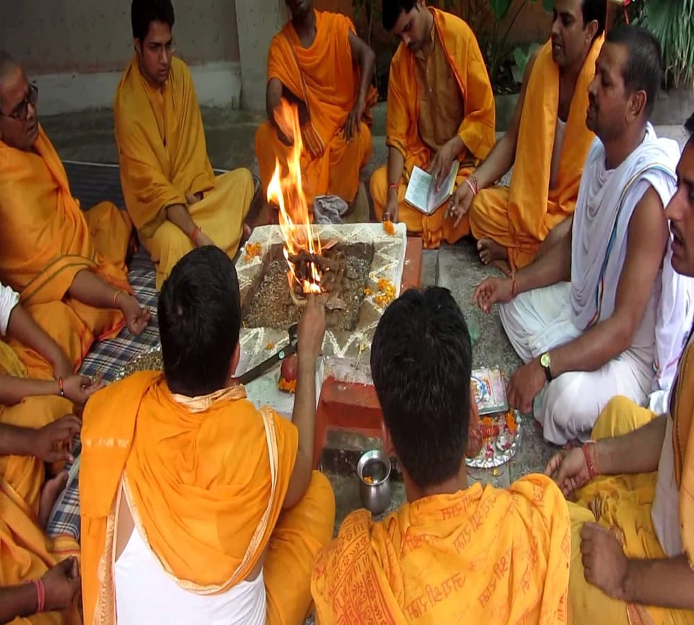 acharya chanakya says anyone should never interfere these 4 type of people