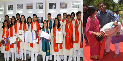narendra modi and yogi adityanath craze in iit students 