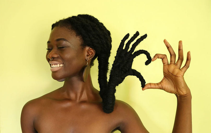  Ivorian Artist Can do anything by her hairs