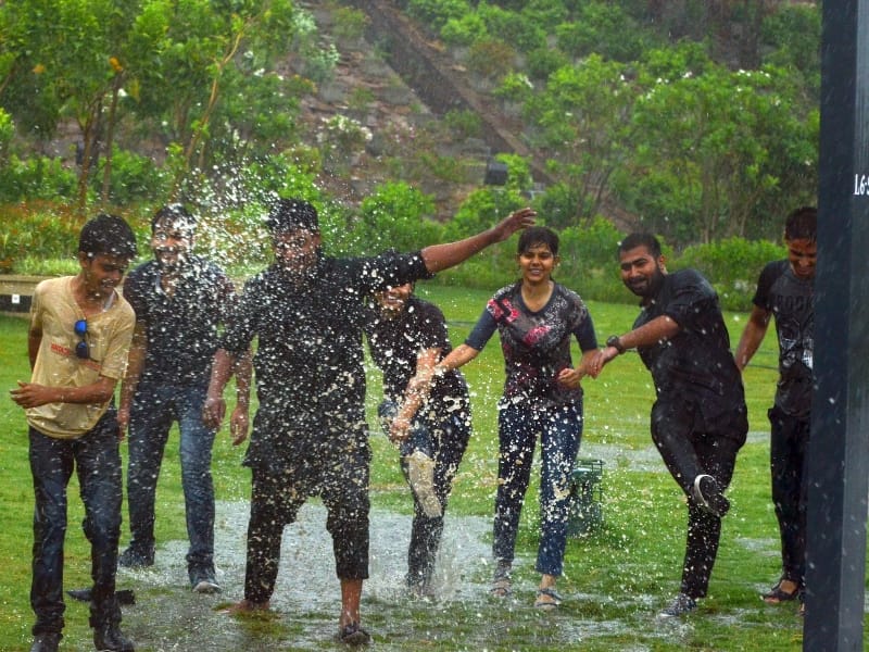  rain changes weather in lucknow.