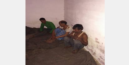 Police arrived at the information of Govans katan, then the accused shot the guns