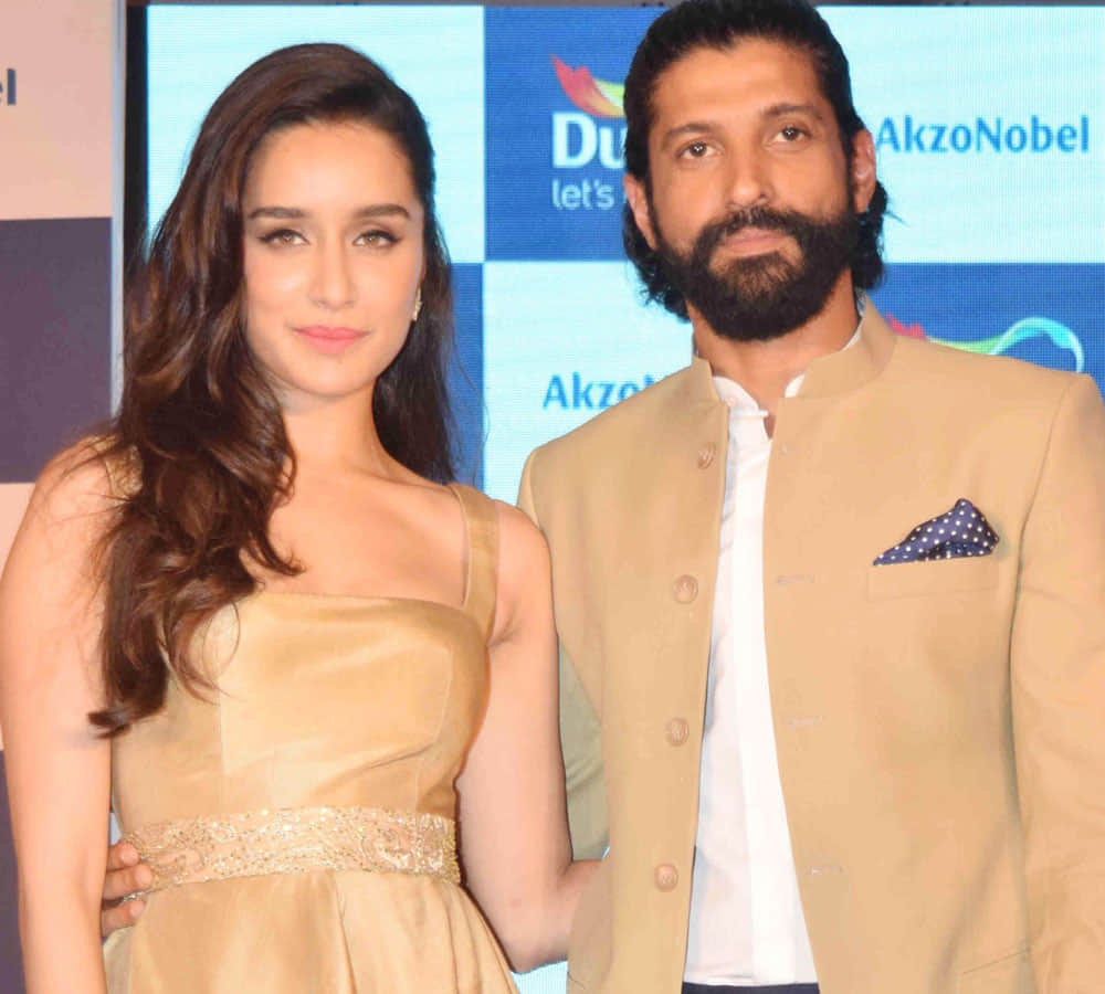 Farhan Akhtar Praises Haseena Parkar Teaser Shraddha Kapoor Replies With Love Emoji