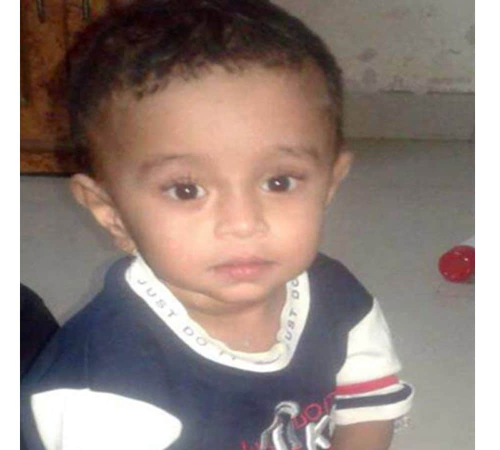 salman khan helps to give two lakh rupees for two year old child