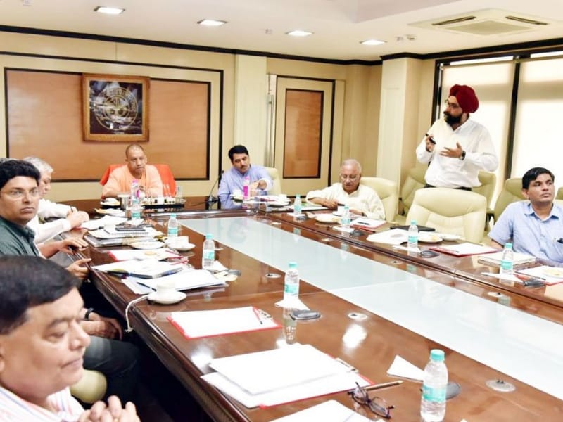  chief minister yogi adityanath inspected amul dairy in Lucknow.