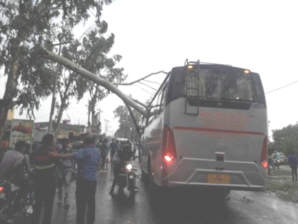three people injured in Gale Storm in rishikesh