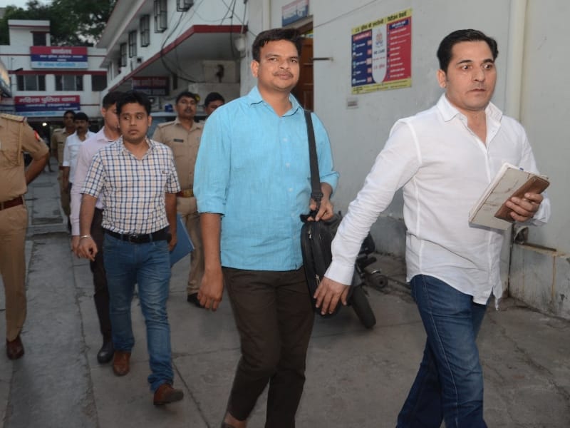  CBI in hazratganj police station to probe IAS anurag death.