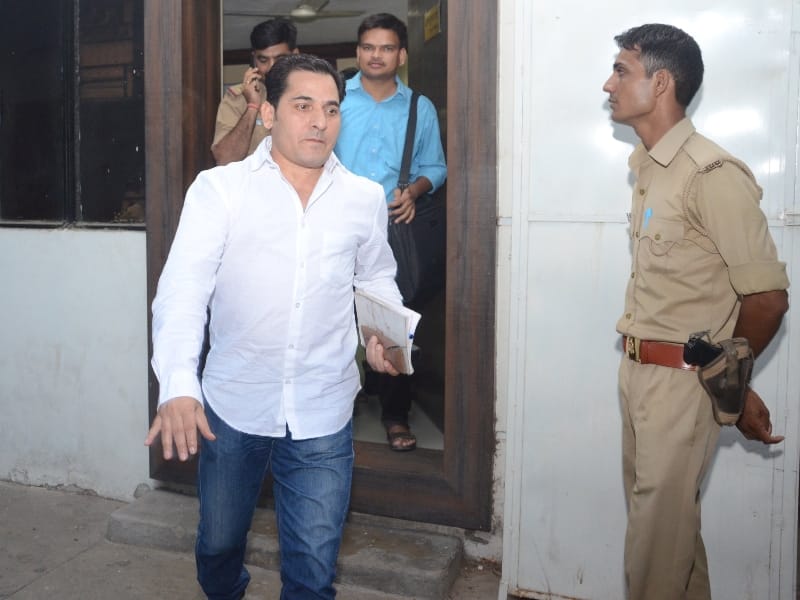  CBI in hazratganj police station to probe IAS anurag death.