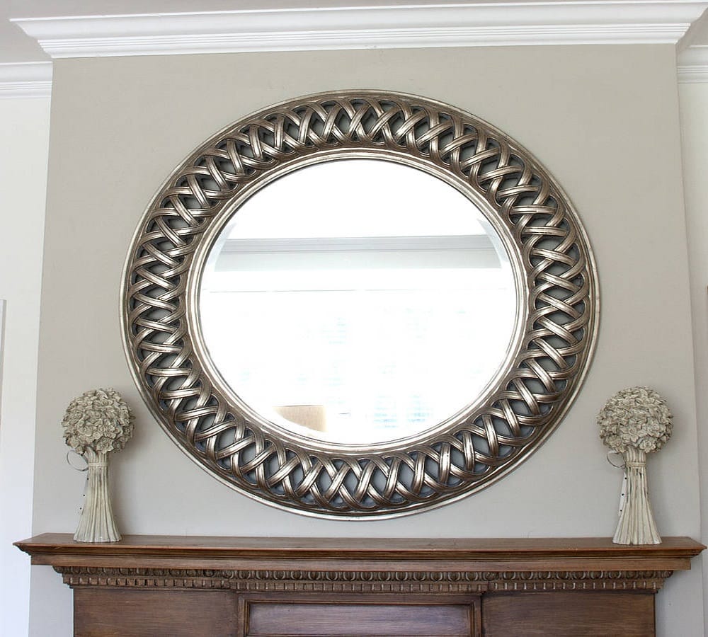  according to vastu shastra put a mirror on right direction