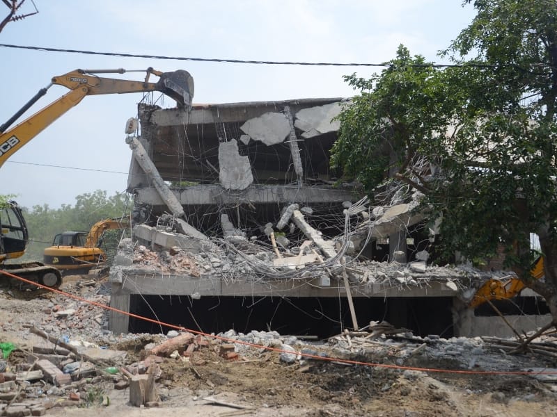 LDA demolished illigal construction of Gayatri Prajapati.