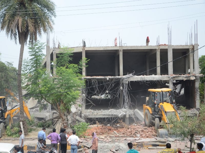 LDA demolished illigal construction of Gayatri Prajapati.