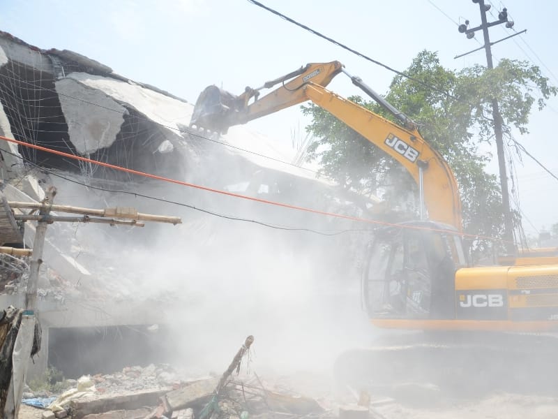 LDA demolished illigal construction of Gayatri Prajapati.