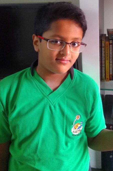 ten years old Hardik wrote A Christmas Miracle novel in english 
